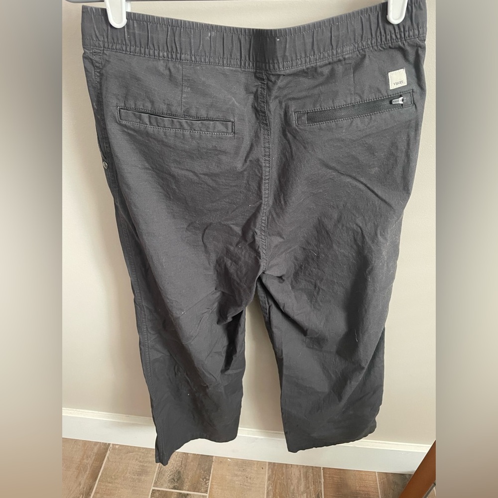 Vuori cropped pants